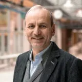 Porträt von Prof. Dr. Gerald Lembke